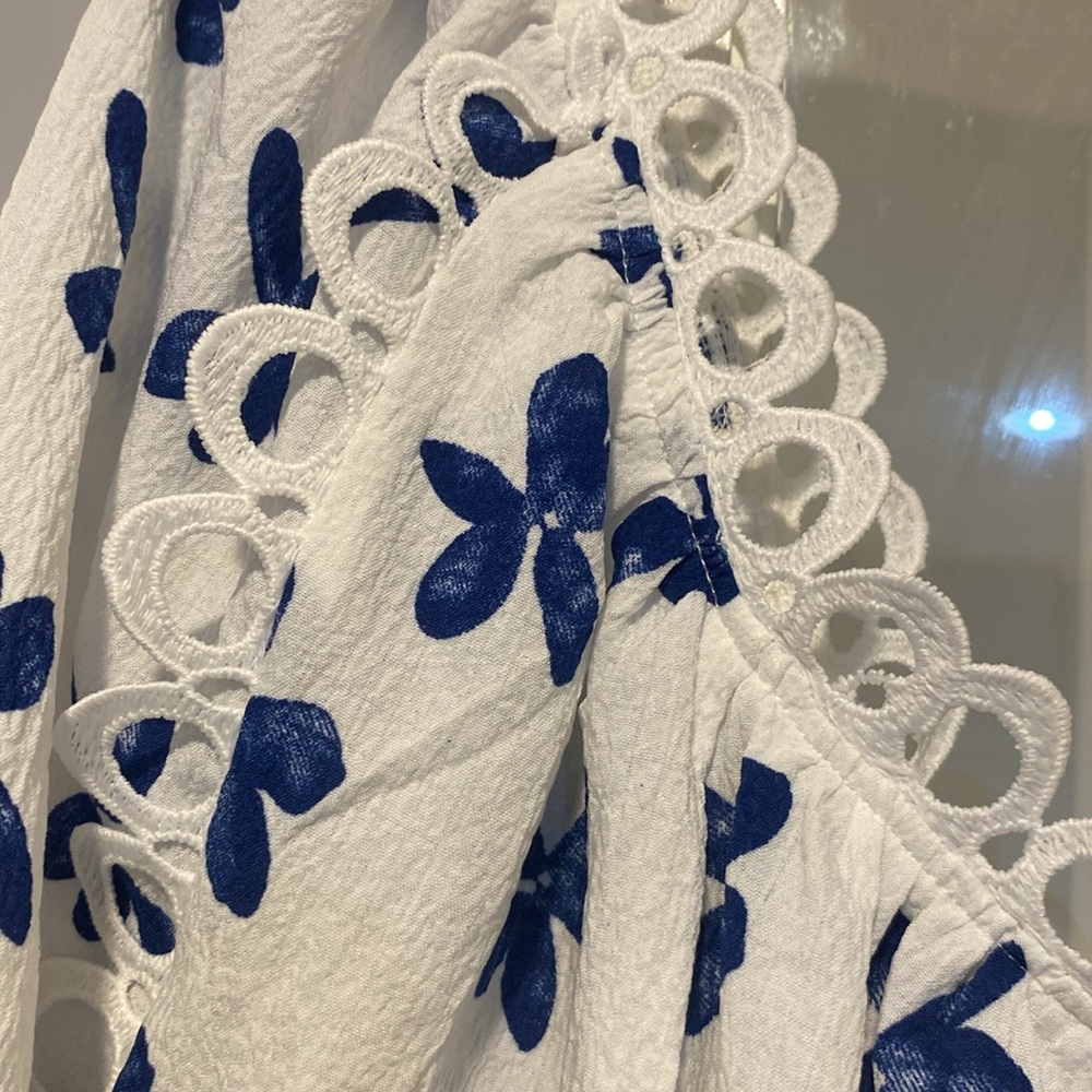 Alice Blue White Top with Navy Blue Floral Print - Picture 2 of 3